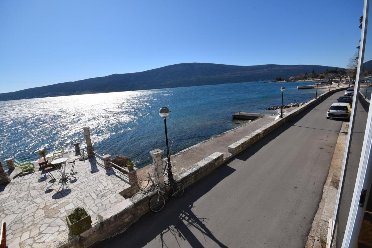 Вилла Seaside House Херцег-Нови Экстерьер фото
