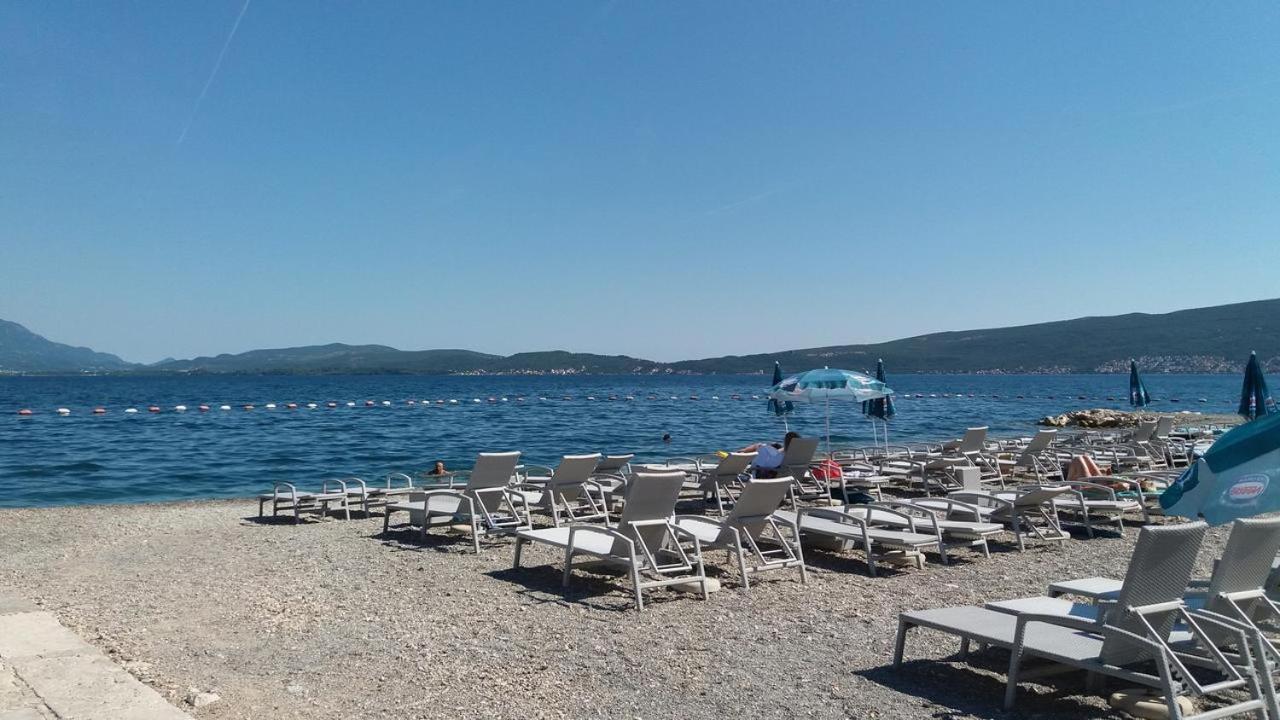 Вилла Seaside House Херцег-Нови Экстерьер фото
