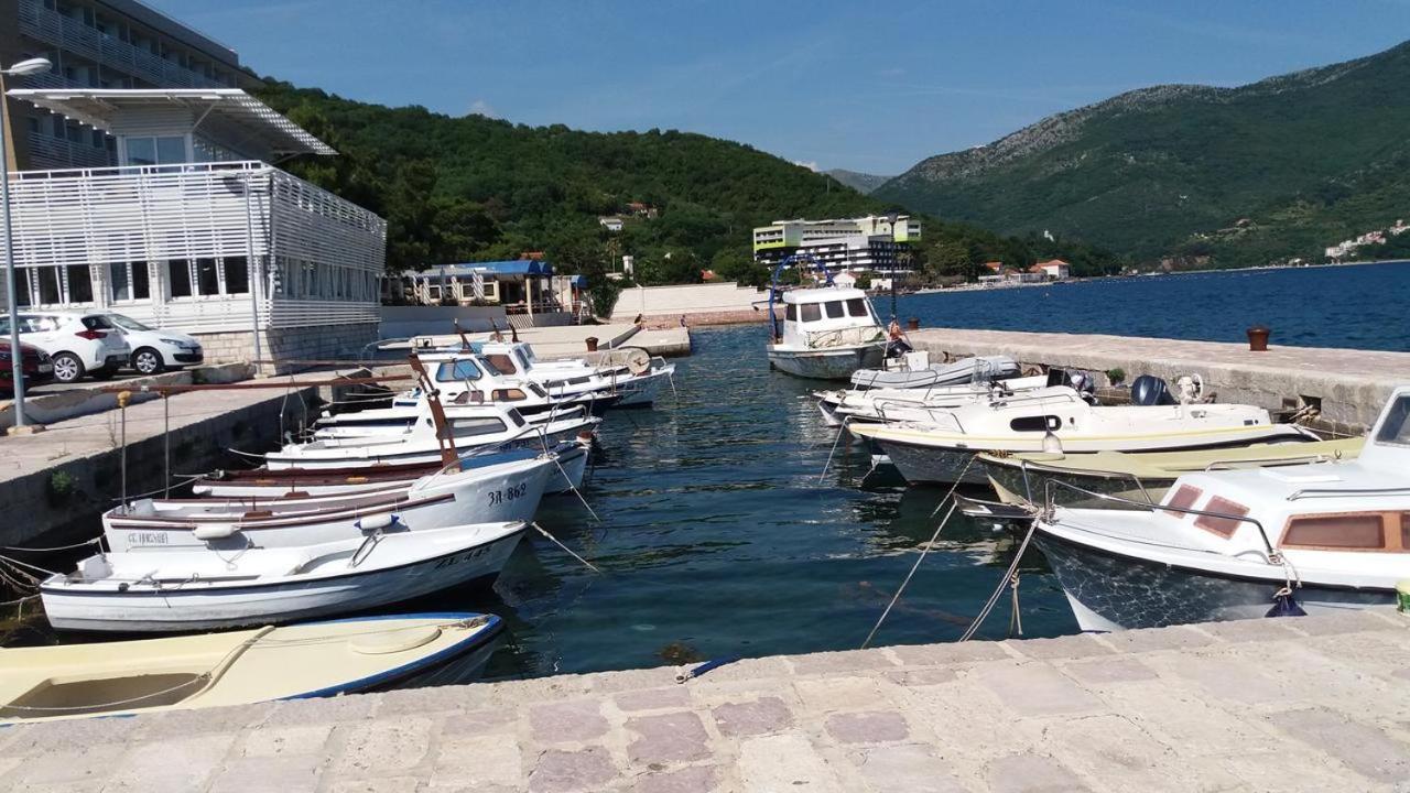 Вилла Seaside House Херцег-Нови Экстерьер фото